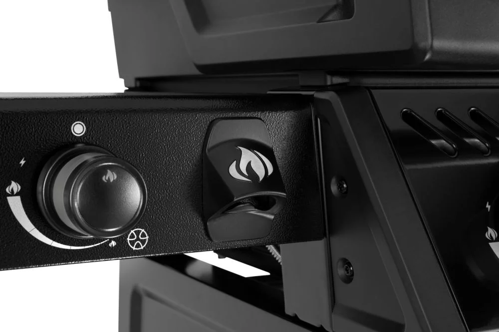 Wbudowany otwieracz do butelek i haczyki na akcesoria