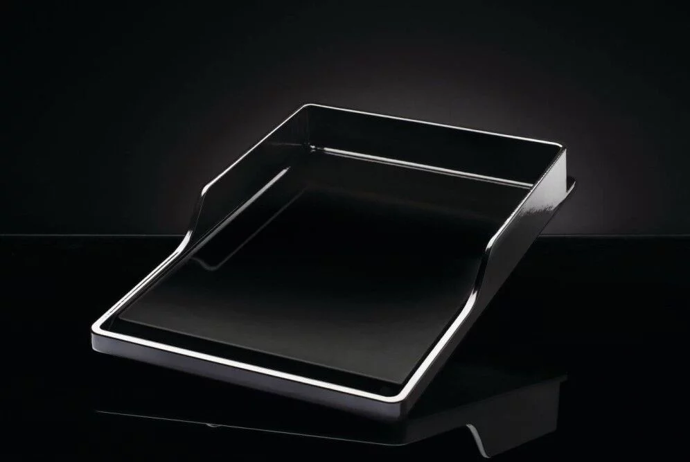 56036-Web-Gallery-02-Original_JPG-56036-Plancha-PorcelainCastIron-OnBlack-Angle-Low_1_