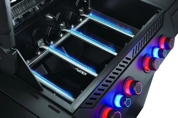 4 palniki główne ze stali nierdzewnej o mocy 16 kW