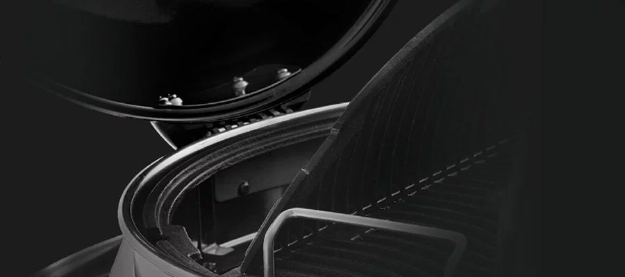 Pokrywa na zawiasach z wygodnym uchwytem